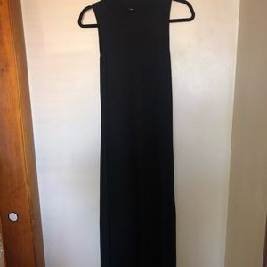 LONG BLACK DRESS WITH OPEN BACK